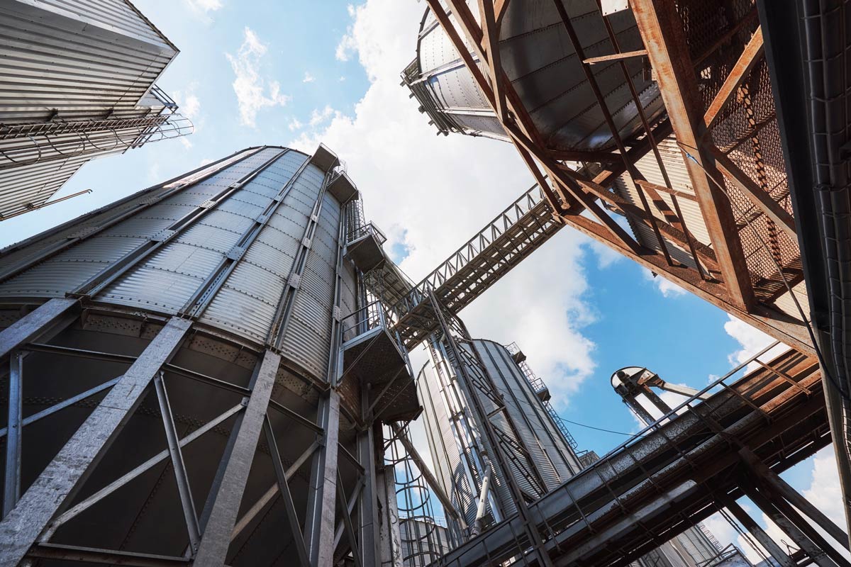Servicios de plegado de metales y calderería industrial en Galdakao